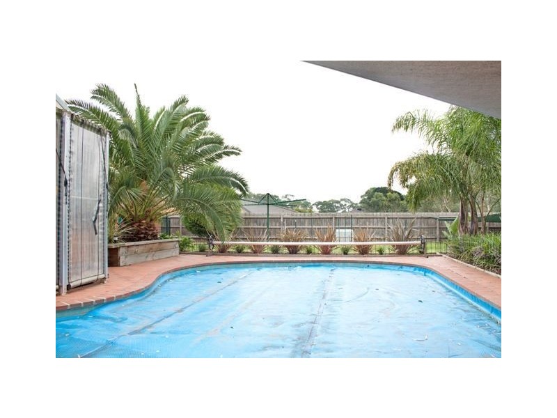 42 Branton Drive, Hampton Park VIC 3976