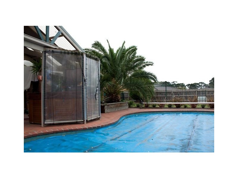 42 Branton Drive, Hampton Park VIC 3976