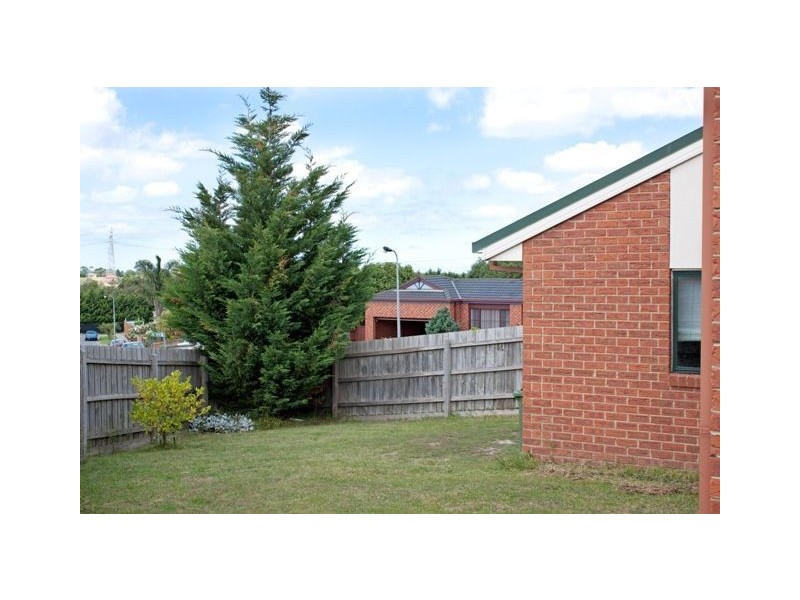 8 Highmount Drive, Hampton Park VIC 3976