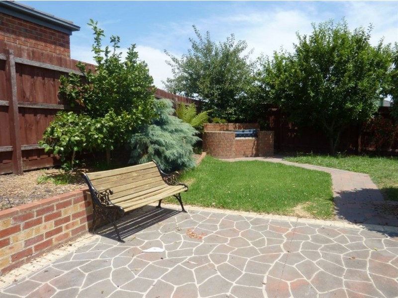 93 Hinrichsen Drive, Hallam VIC 3803