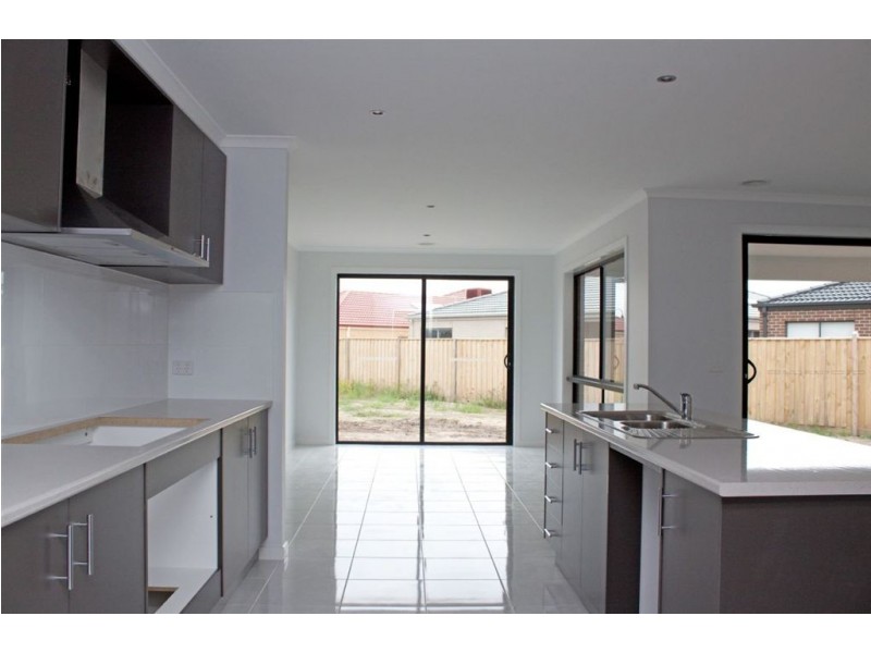 8 Lamada Street, Lyndhurst VIC 3975