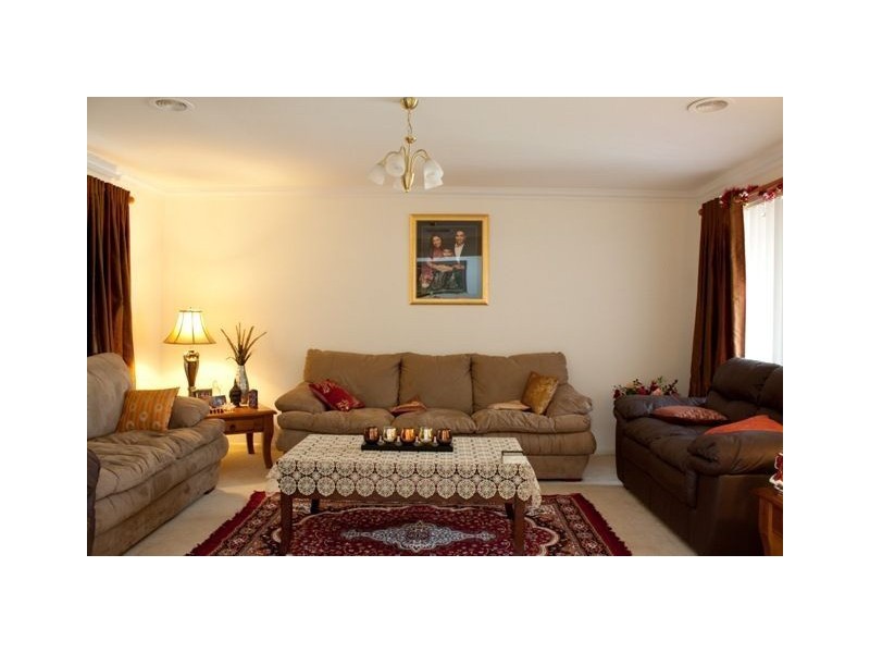 19 Nirringa Drive, Hampton Park VIC 3976