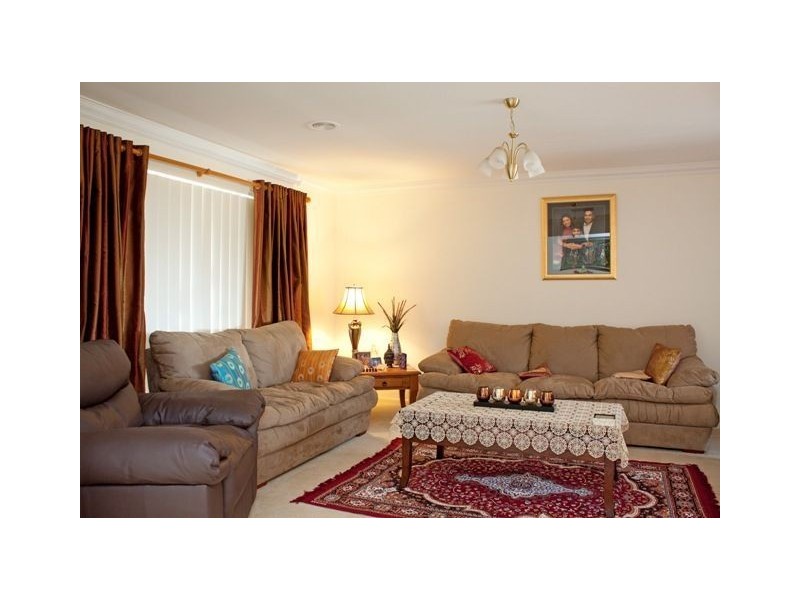 19 Nirringa Drive, Hampton Park VIC 3976