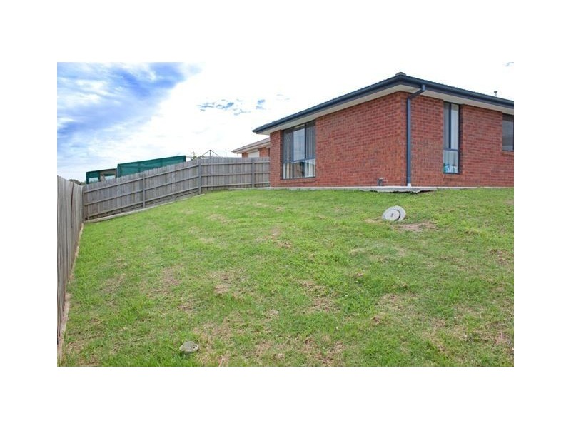 19 Nirringa Drive, Hampton Park VIC 3976