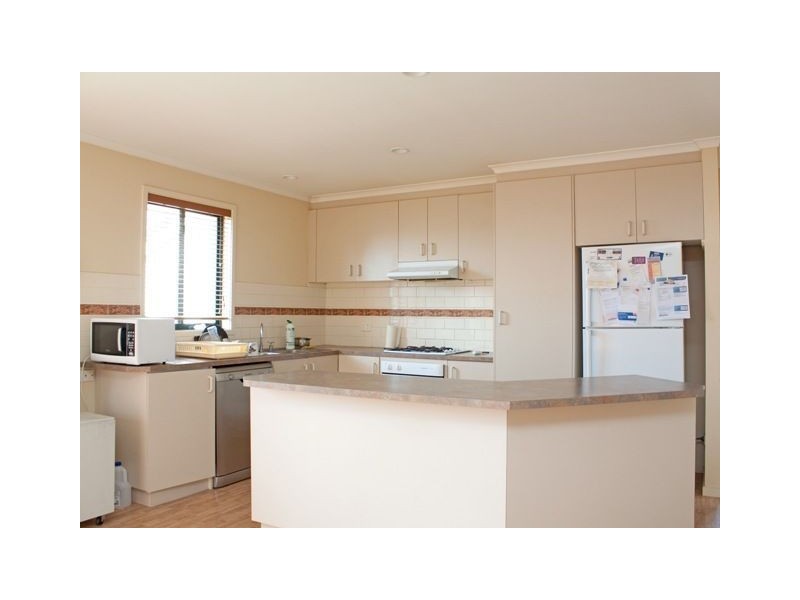 8 Highmount Drive, Hampton Park VIC 3976