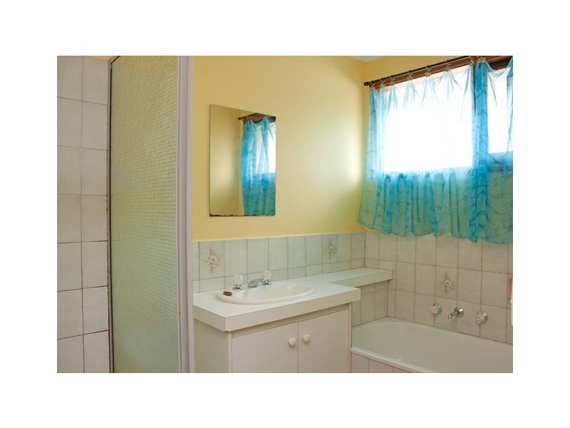 27 Springfield Crescent, Hampton Park VIC 3976