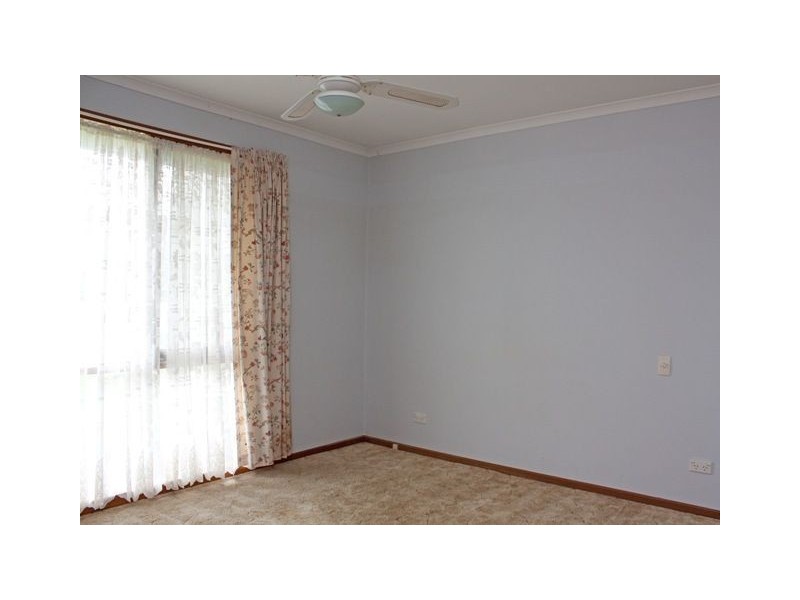 27 Springfield Crescent, Hampton Park VIC 3976