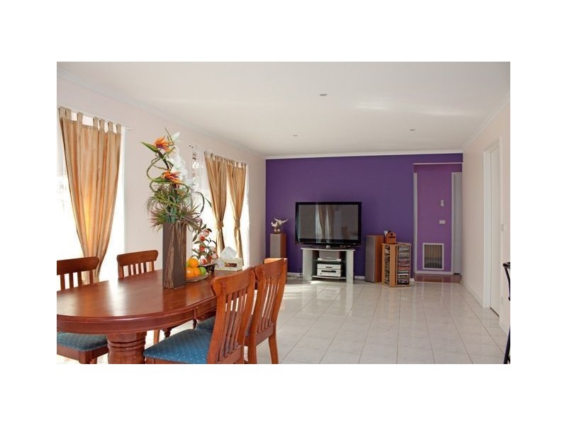 6 Pinnacle Way, Hampton Park VIC 3976