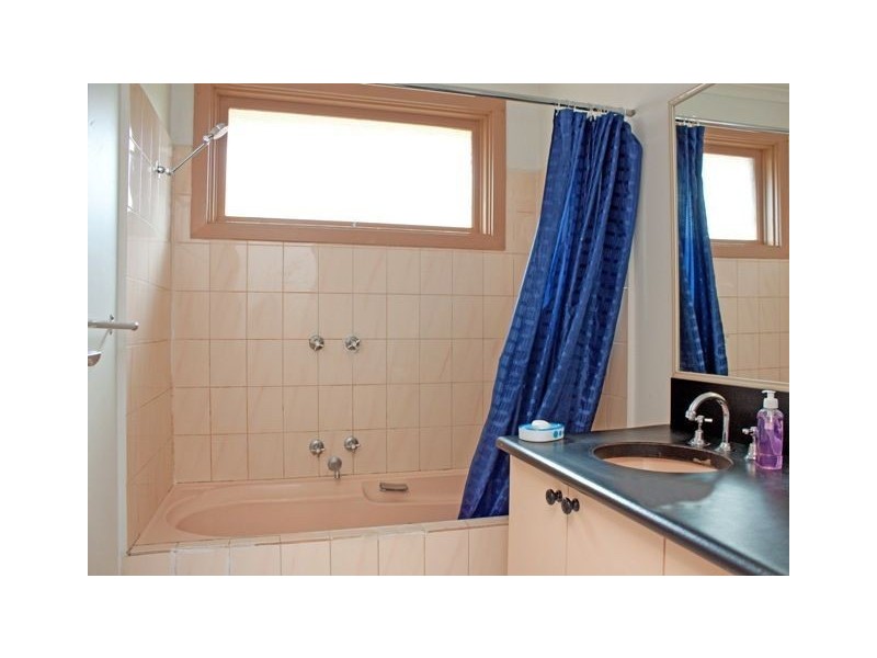 11 Somerville Road, Hampton Park VIC 3976