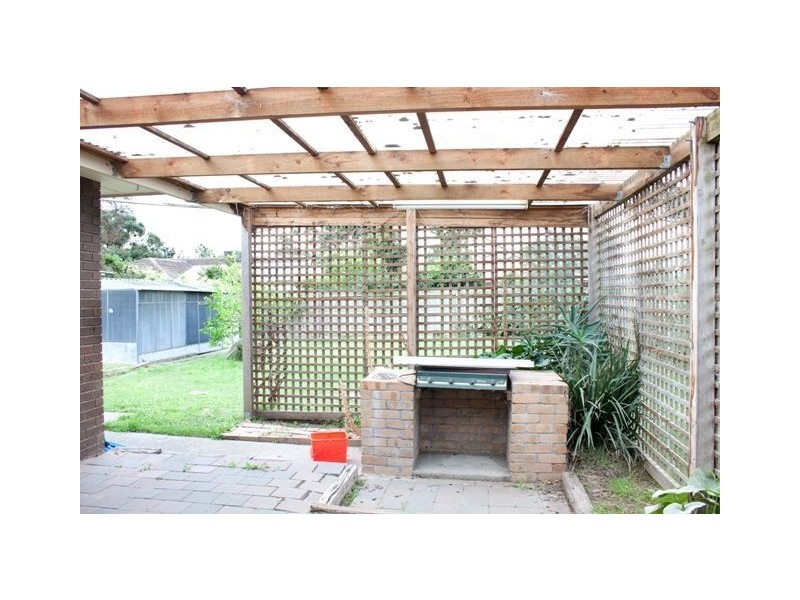 11 Somerville Road, Hampton Park VIC 3976
