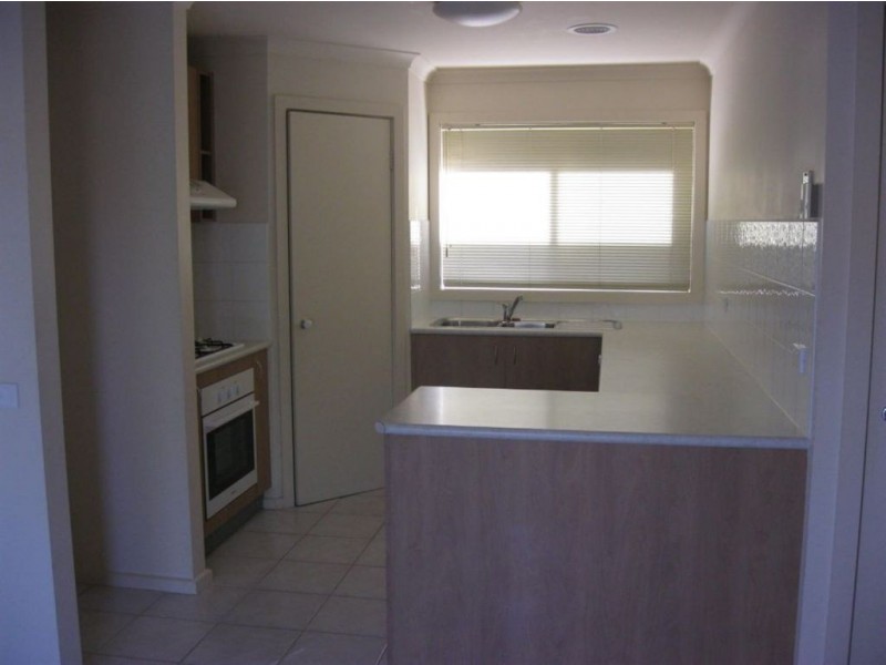 17/4 Paydon Way, Hampton Park VIC 3976
