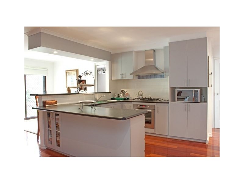 10 Adley Place, Hampton Park VIC 3976