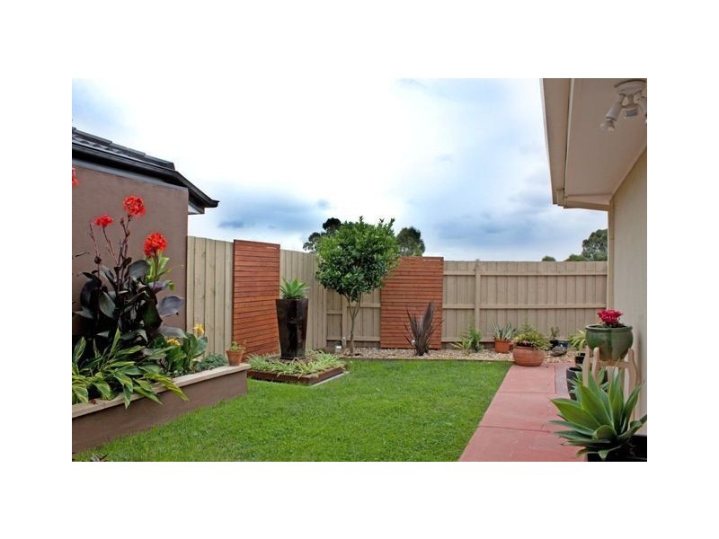 10 Adley Place, Hampton Park VIC 3976