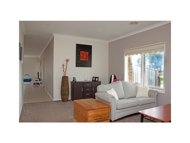 38 Waterbush Crescent, Lyndhurst VIC 3975