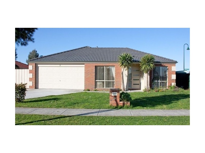 8 Dunoon Road, Narre Warren South VIC 3805