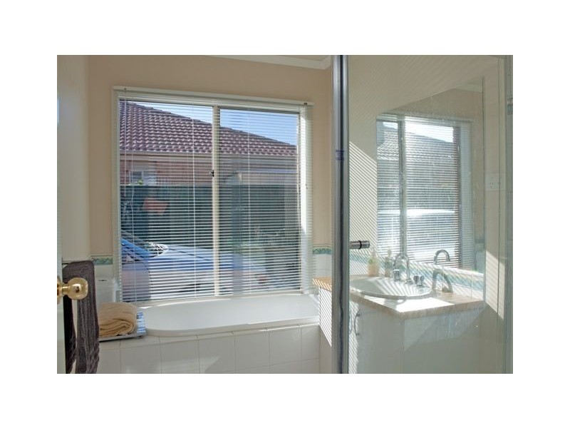 8 Dunoon Road, Narre Warren South VIC 3805