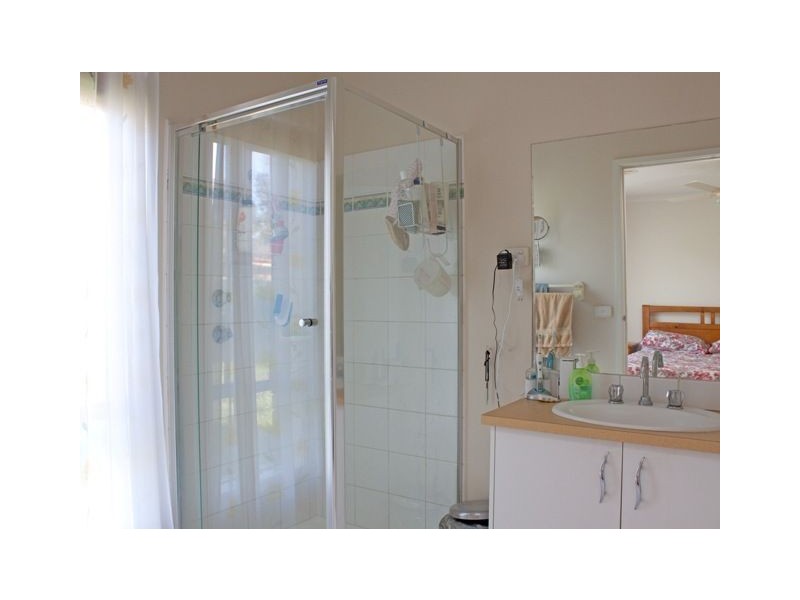 8 Dunoon Road, Narre Warren South VIC 3805