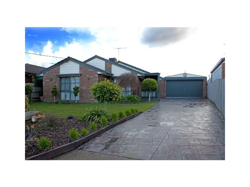 5 Kendari Court, Hampton Park VIC 3976
