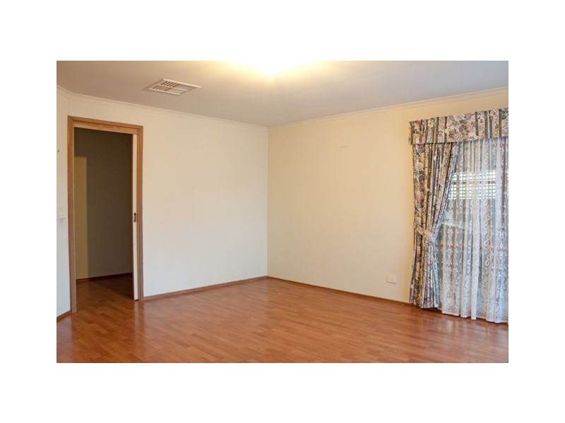 5 Kendari Court, Hampton Park VIC 3976