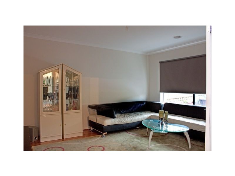 8 Rose Bush Court, Lyndhurst VIC 3975