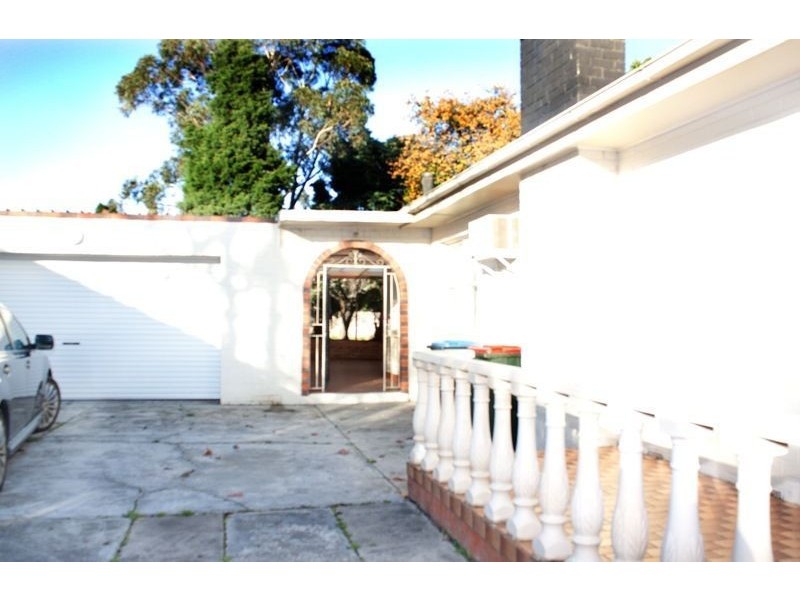 6 Lemon Grove, Bayswater VIC 3153