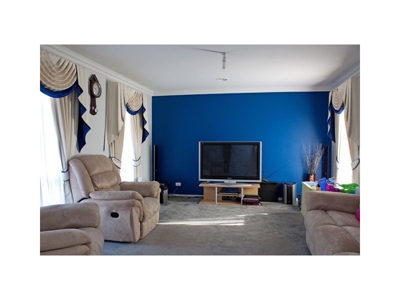 27 Domino Way, Hampton Park VIC 3976