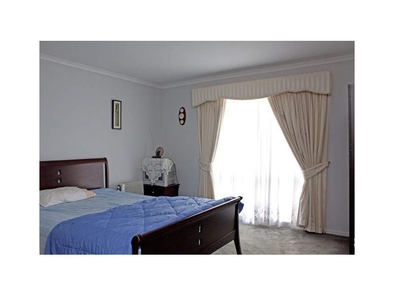 27 Domino Way, Hampton Park VIC 3976