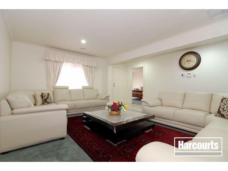 9 Beech Place, Hallam VIC 3803