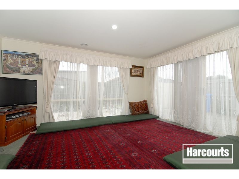 9 Beech Place, Hallam VIC 3803