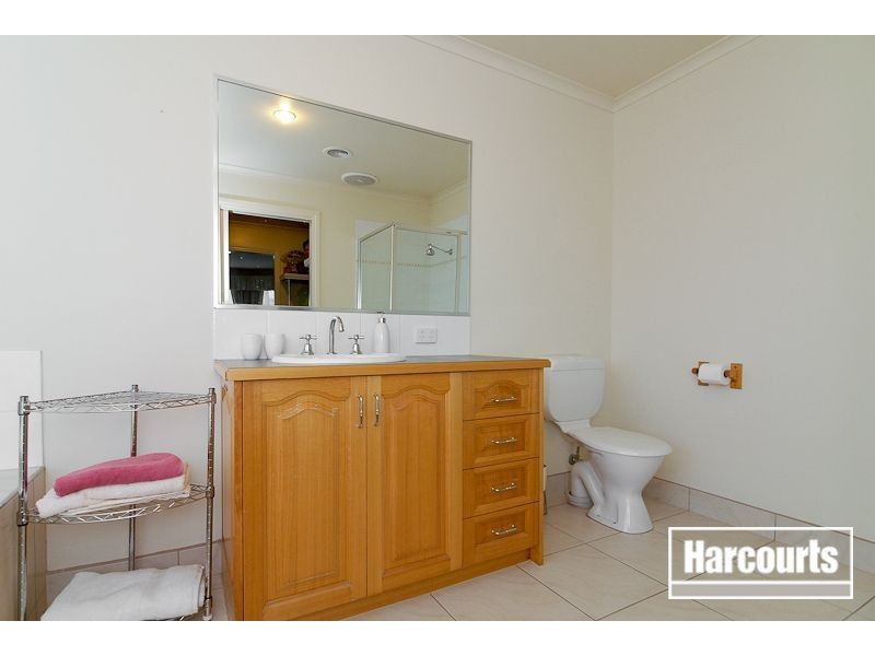 9 Beech Place, Hallam VIC 3803