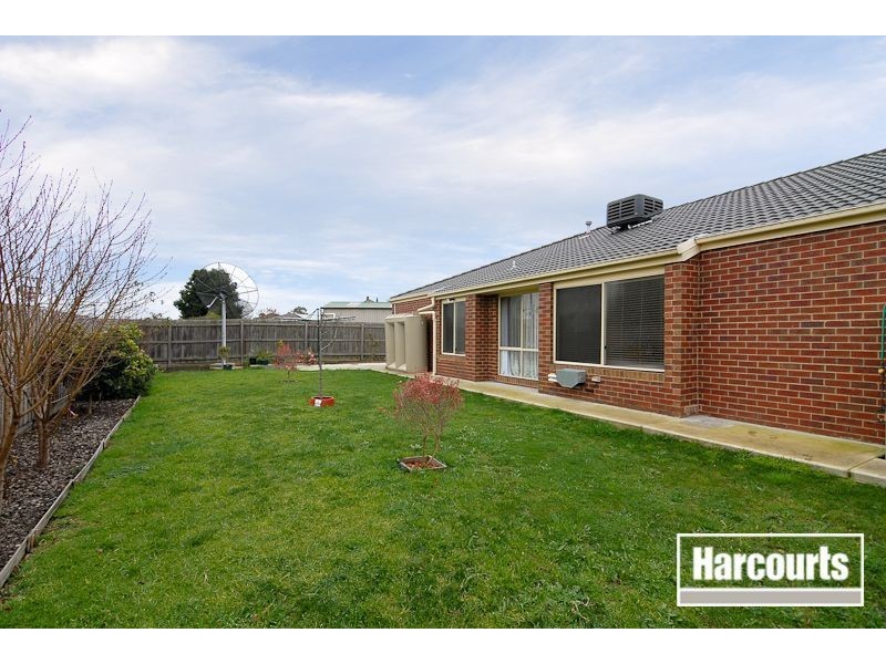 9 Beech Place, Hallam VIC 3803