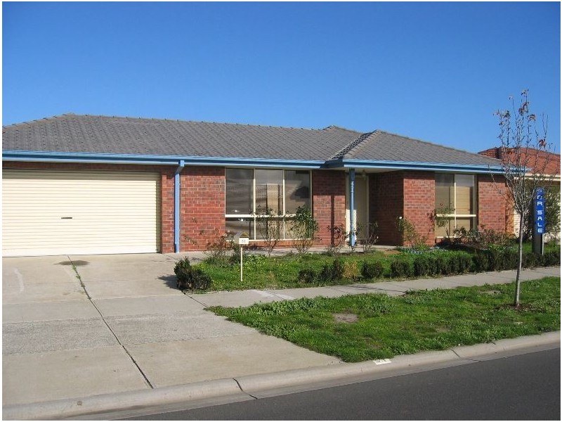 51 Trafalgar Way, Cranbourne East VIC 3977