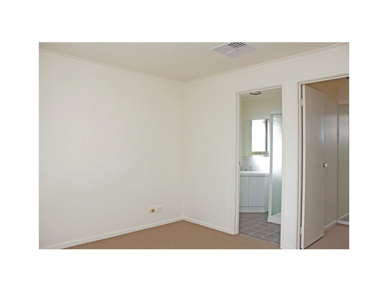 4 Emma Court, Hampton Park VIC 3976