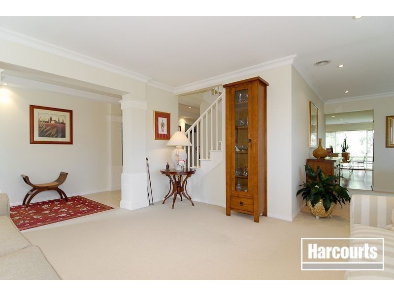 1 Sugarloaf Avenue, Lynbrook VIC 3975