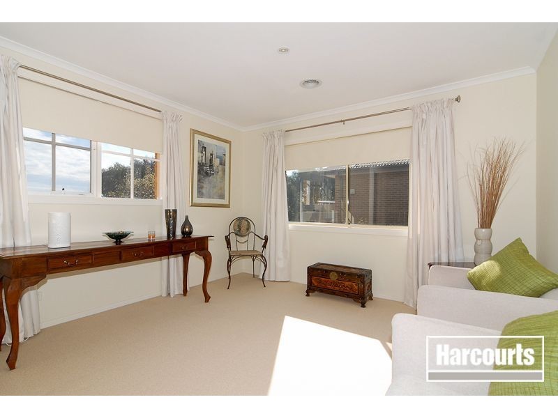 1 Sugarloaf Avenue, Lynbrook VIC 3975