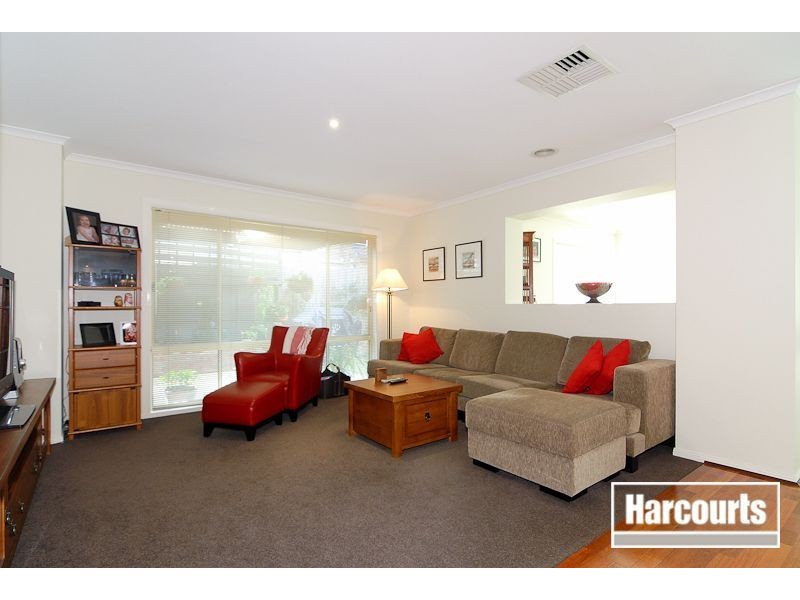 1 Sugarloaf Avenue, Lynbrook VIC 3975