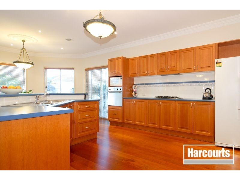 17 Arrino Crescent, Hallam VIC 3803