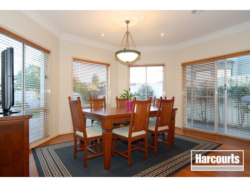 17 Arrino Crescent, Hallam VIC 3803