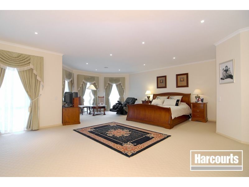 17 Arrino Crescent, Hallam VIC 3803