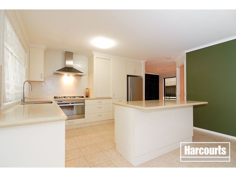 76 Kingston Avenue, Narre Warren South VIC 3805