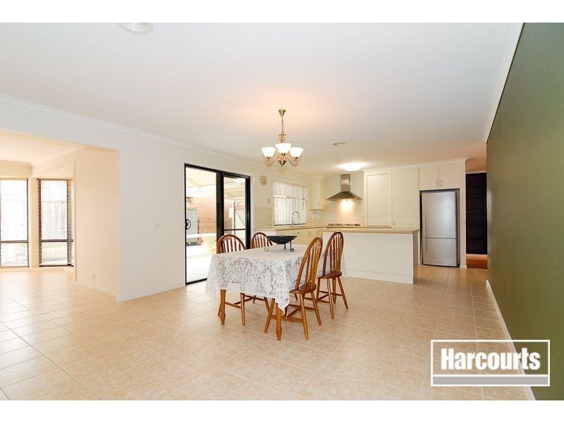 76 Kingston Avenue, Narre Warren South VIC 3805