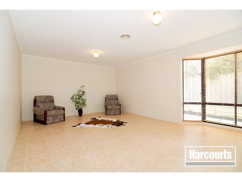 76 Kingston Avenue, Narre Warren South VIC 3805