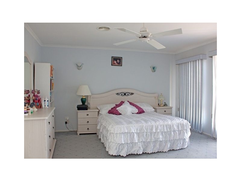 42 Eleanore Crescent, Hallam VIC 3803