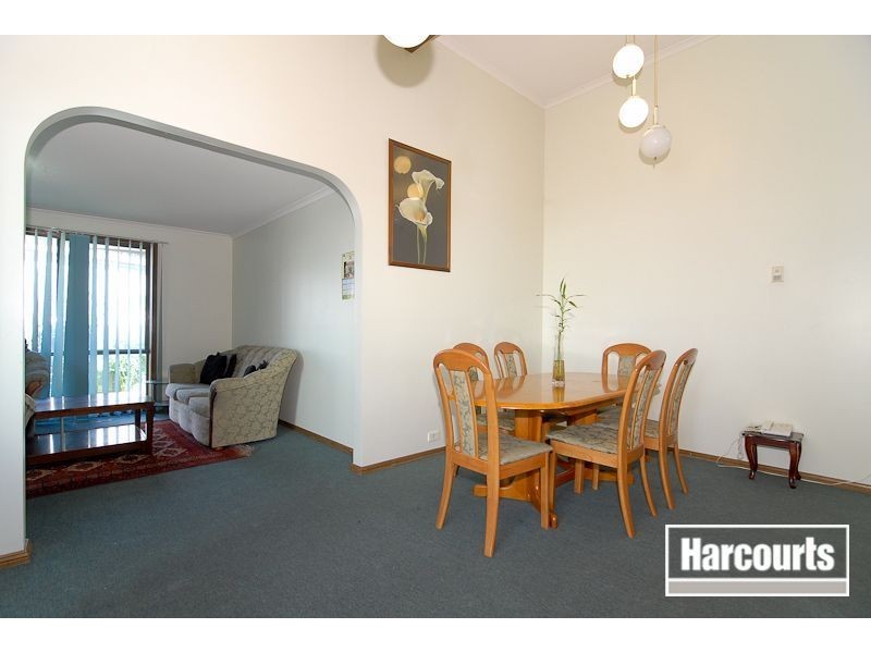 5 Hinrichsen Drive, Hallam VIC 3803