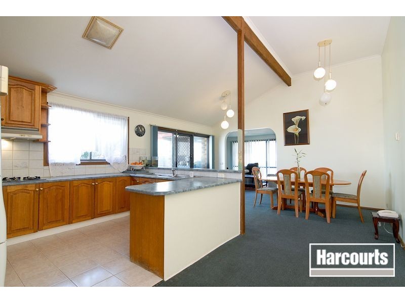 5 Hinrichsen Drive, Hallam VIC 3803