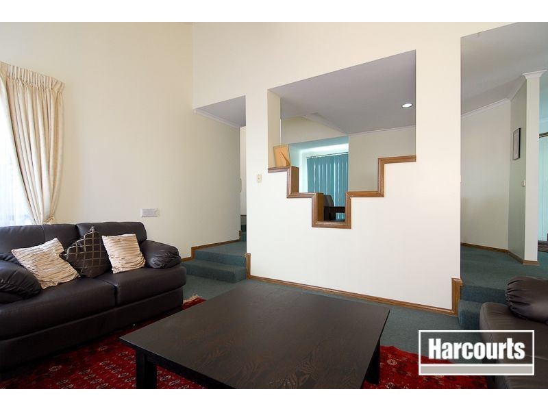5 Hinrichsen Drive, Hallam VIC 3803