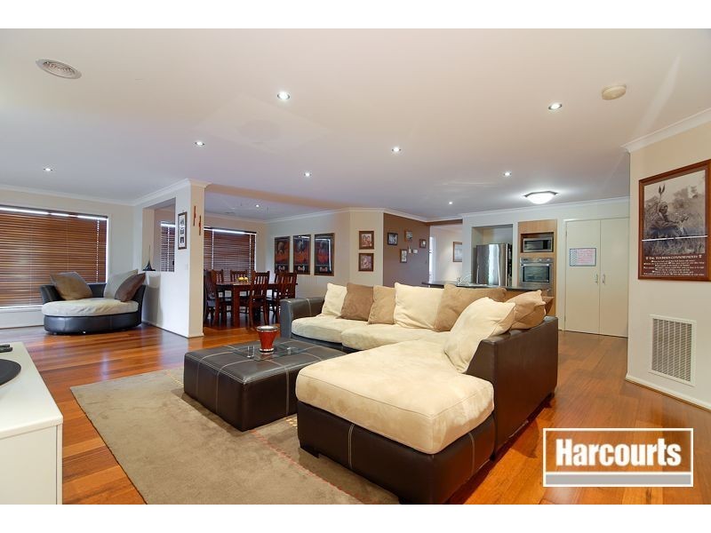 21 Violet Way, Cranbourne VIC 3977
