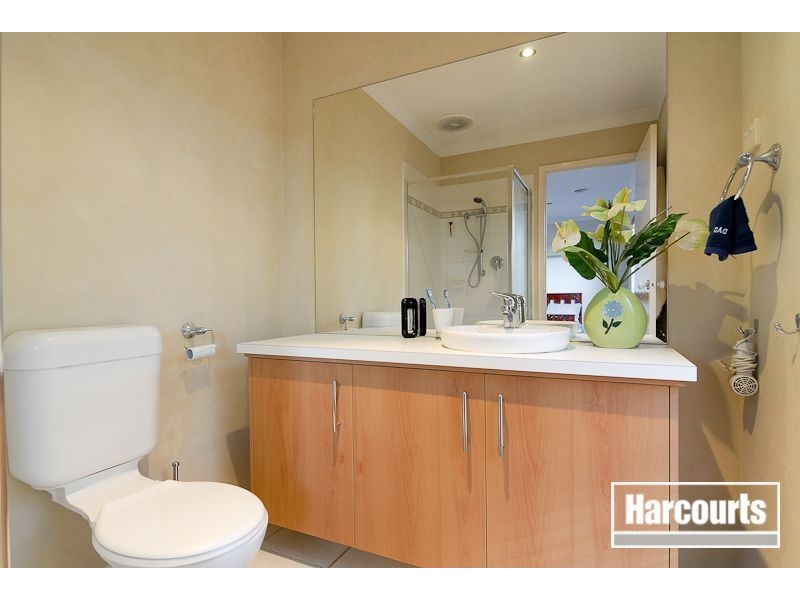 21 Violet Way, Cranbourne VIC 3977