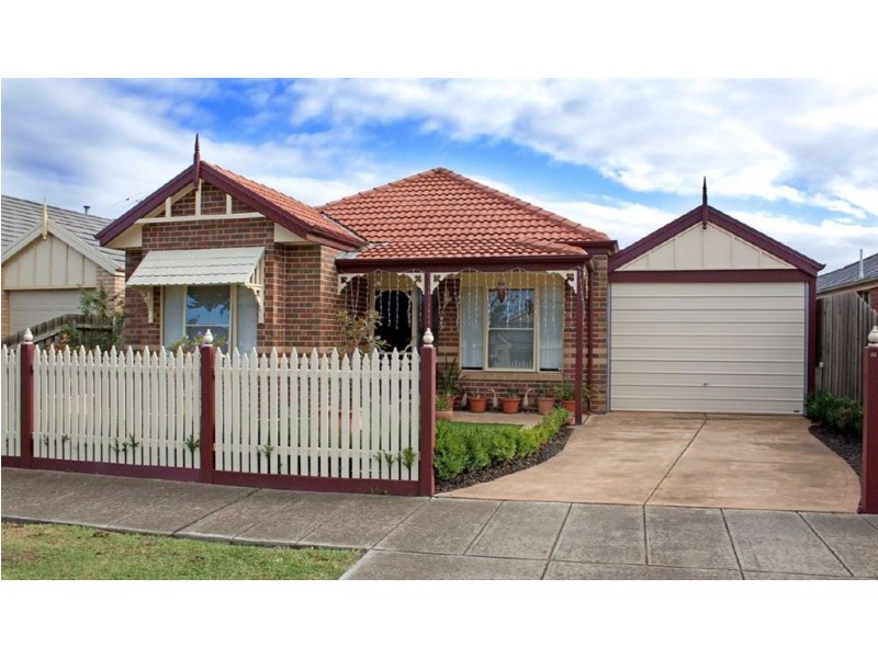 32 Lindsey Crescent, Lynbrook VIC 3975