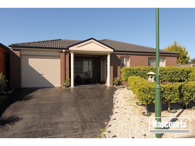 8 Palais Close, Narre Warren South VIC 3805